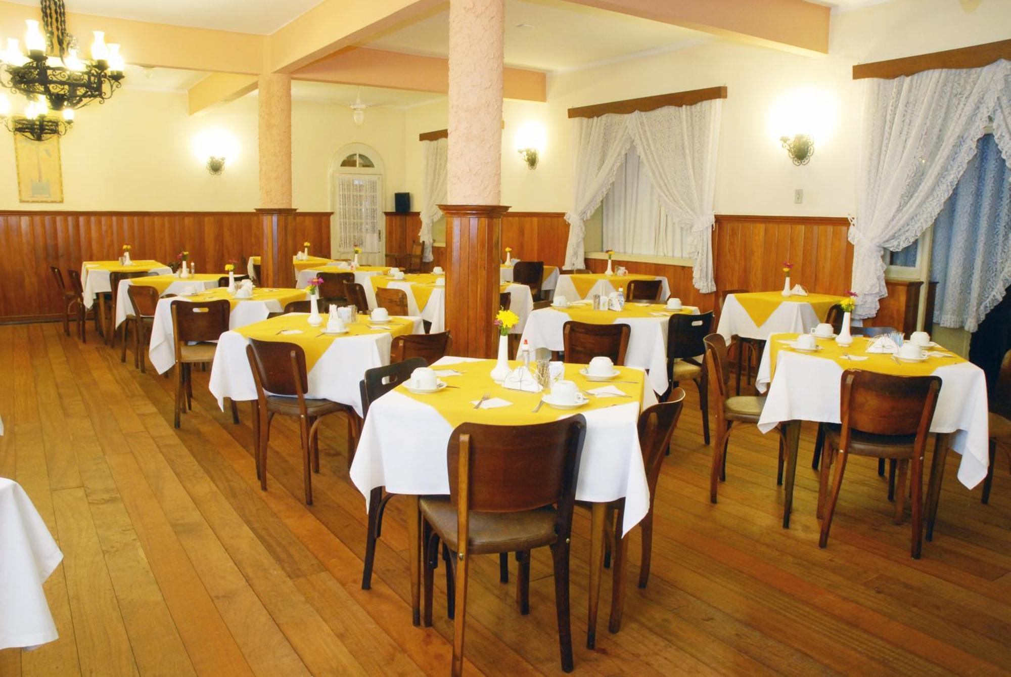 Hotel Bucsky نوفا فريبورغو المظهر الخارجي الصورة